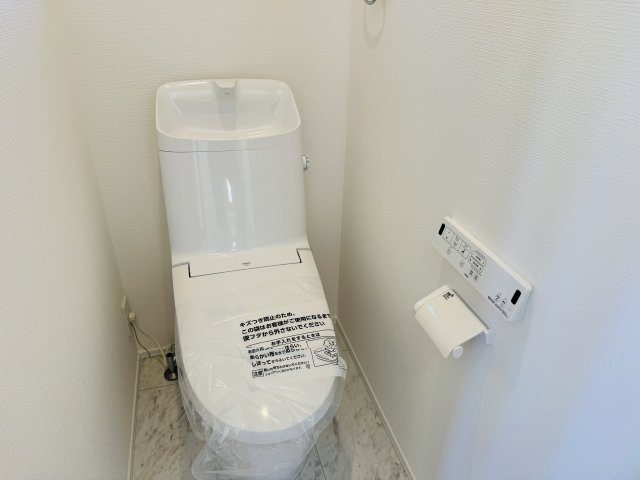～暖房温水洗浄機能付きトイレ　冬場は特に嬉しい機能ですね～