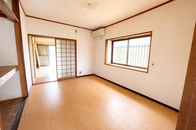 広々とした洋室です