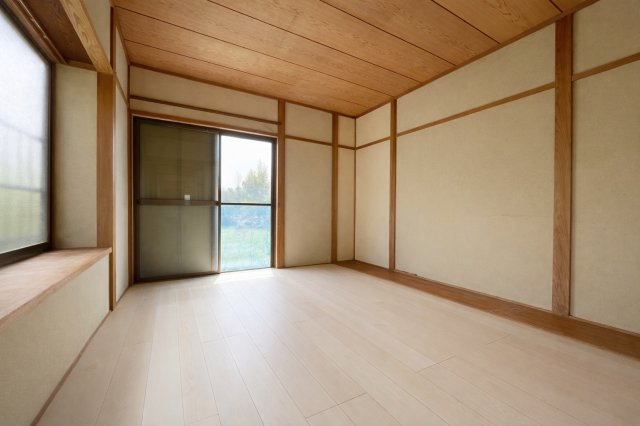 使い勝手のいい洋室です