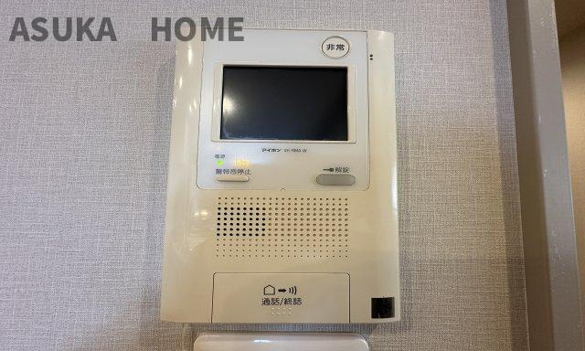 TVモニター付インターフォンで防犯面も安心です。