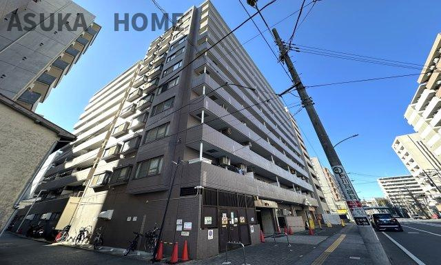 11階建ての総戸数193戸の大規模マンションになります。