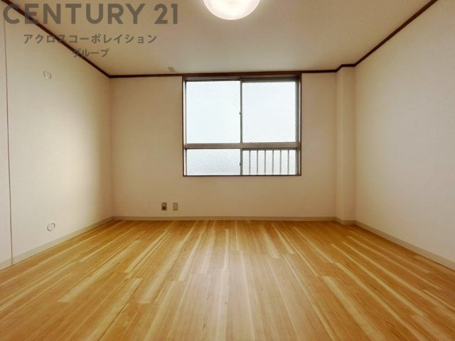 創造性や成長を促す遊びの空間を提供。学習や趣味に集中できる環境を整えます。個別のプライベートスペースは自己表現と自立心を育み、心地よい睡眠環境を整えリラックスできる場所を提供。