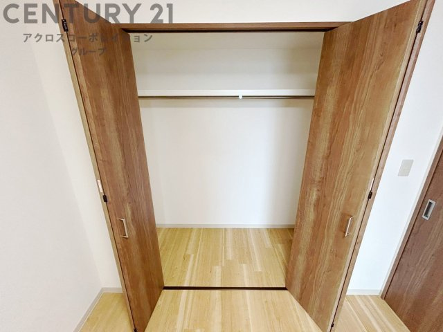 衣類やアクセサリー、小物類の収納が便利で整理整頓がしやすく、部屋の美観を保ちつつ、スペースを最大限に活用できます。衣服のしわやダメージを防ぎ、長持ちさせることができます。