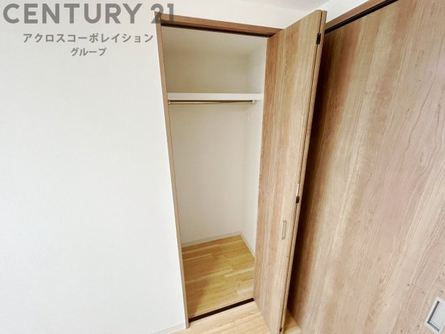 衣類やアクセサリー、小物類の収納が便利で整理整頓がしやすく、部屋の美観を保ちつつ、スペースを最大限に活用できます。衣服のしわやダメージを防ぎ、長持ちさせることができます。