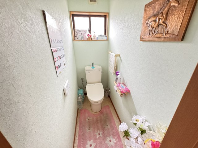 コンパクトで使いやすいトイレです