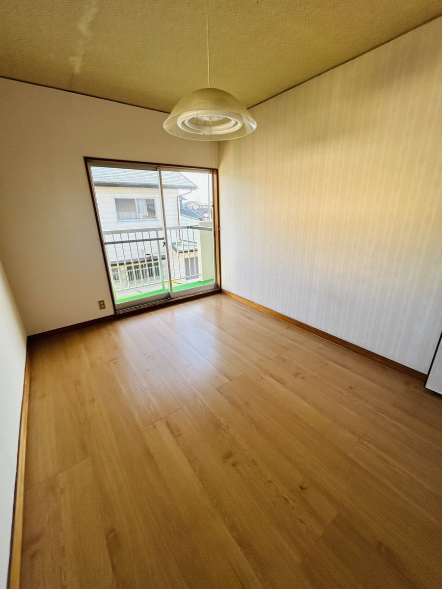 2F東側洋室になります。