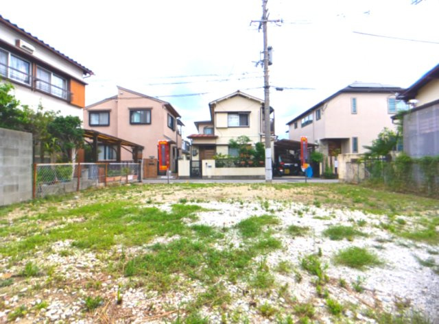 前面道路を含む現地写真です。　（前面道路　約4ｍ）