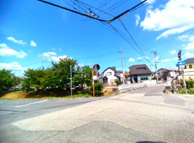 『向畑橋(むこうばやしはし)』　近隣には天王寺川を架ける風情のある橋がございます。