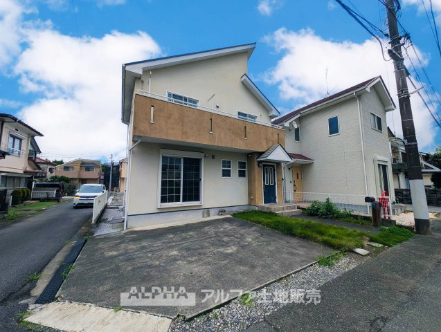 【A　cozy　space】◆余白のある暮らし◆　人を招いても、ひとりで過ごしても心地よい住空間。　温もりを感じるこの場所が、暮らしの輪郭をやさしく描いていく。