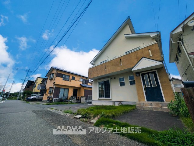【A　warm　space】◆心がほどける場所◆　ゆとりある空間が、日常に静かな余白をつくる住まい。人を迎えることが自然になり、暮らしのリズムも穏やかに整っていく。