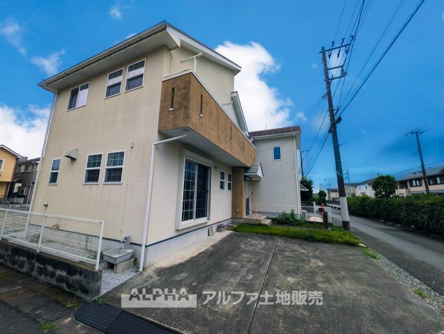 【Parking　for　2　cars】　◆駐車場2台分◆「車が増えそう」「1台は月極駐車場に停めている」など、駐車スペースに関するお悩みがある方におすすめ。