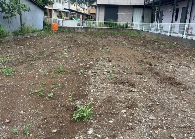 家を建てる前提で土地を探している場合、地盤の丈夫さは譲れない条件の一つです。地盤が脆弱だと追加工事が必要となります。また、過去に地盤沈下や液状化現象を起こした土地は、できるだけ避けた方がいいでしょう。
