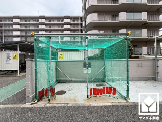 清潔なゴミ出し場で気持ち良くお使い頂けます。お問合せお待ちしております。