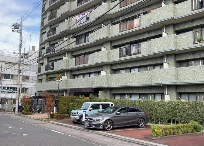 景色重視でお家選ぶをするとスーパーが遠い！学校が遠い！など生活をするうえで利便性で困ることもあります。まず一度現地を見学する際に、周辺の施設などがあるかを確認し、暮らし始めた後のことを想像しましょう。