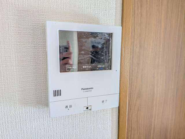 ～新規交換済、TVモニター付インターホン　訪問者の確認に便利です～