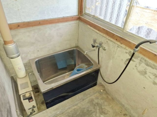 浴室に窓があるので湿気がこもらず、いつでもよい空気に入れ替えることができます。
