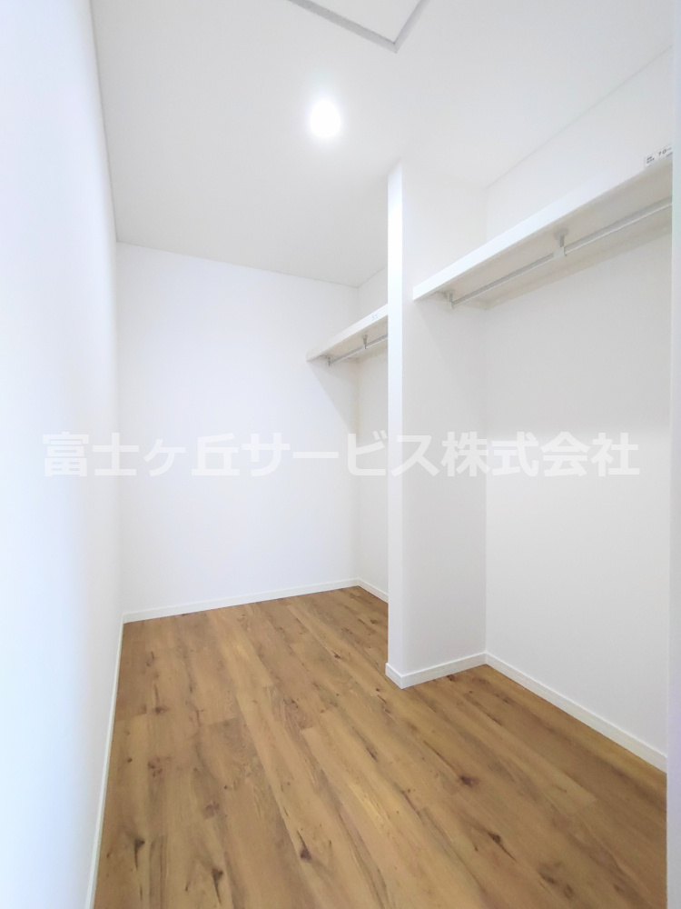 ウォークインクローゼットがあります