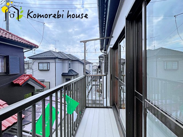 開放的で明るい空間を演出してくれるバルコニーです