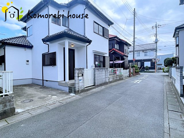前面道路含む現地写真です