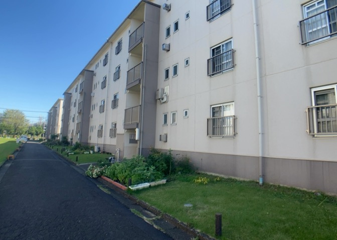 物件の詳細については、現地を見てわかること以外に、役所や法務局などで調べないとわからないことがあります。そのため、現地に行く場合は、もしこの物件を買ったらどのような生活ができるかをイメージしましょう。