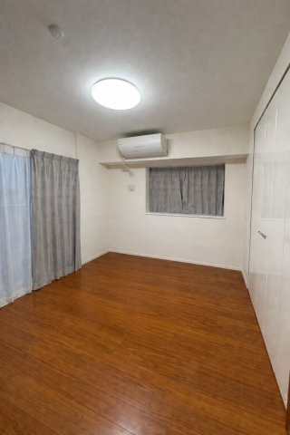 ゆったりした洋室です♪