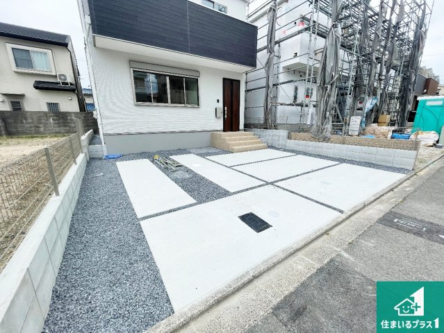 駐車スペース！散水栓があるので、こまめに愛車を洗えます！