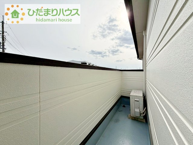 広々としたバルコニー。お洗濯物もぜーんぶ干せちゃいます！！