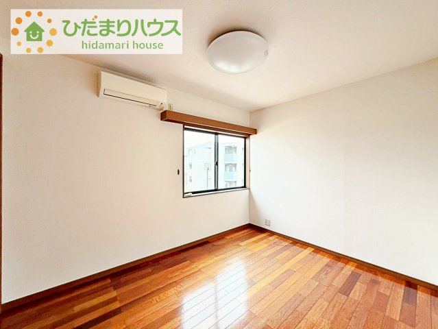 お掃除しやすく、清潔感を保てるのでダニも発生しにくいフローリング♪