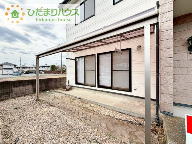 お庭にも洗濯物を干せるスペースあり！