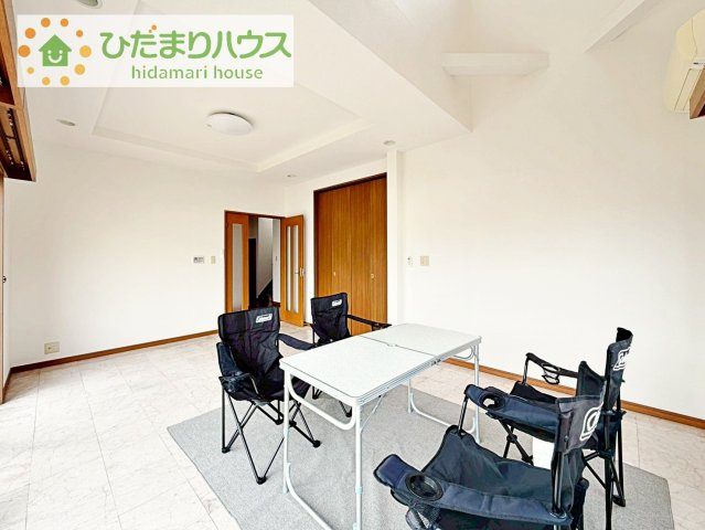 早くお仕事終わらせて、家に帰りたくなるようなリビングです(^^♪