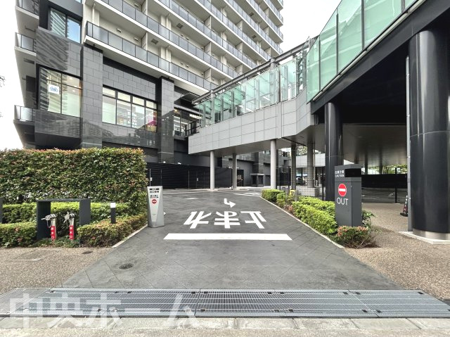 【敷地内駐車場】最新の空き状況や費用などの詳細は担当スタッフまでお問い合わせください。