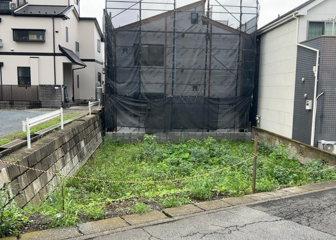 土地探しをしていると都市計画区域という言葉を目にすると思います。法律によって、都道府県知事や国土交通大臣が指定するエリアのことを指しており、都市計画区域は市街化区域と市街化調整区域に分けられています。