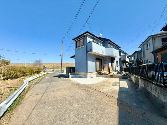 前面道路含む現地写真です