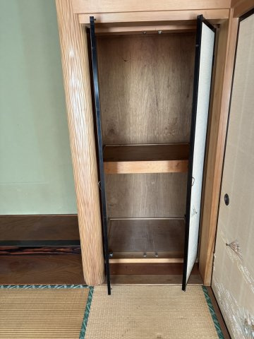 和室の一角にある、季節小物の保管に便利な収納。