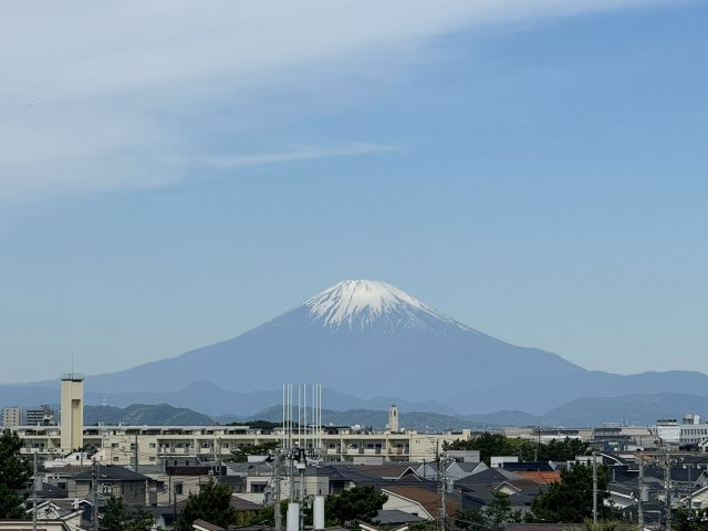 富士山の麓がここまで綺麗に見られる場所は湘南でも数少ないです