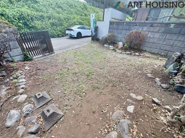 お庭や並列駐車も叶うゆとりの広さ