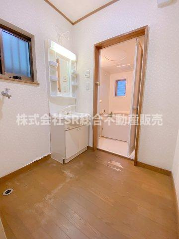 室内洗濯機置場もあり広めの脱衣場です！
