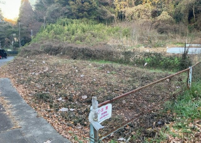 土地を買う際、住む地域の自治体や福祉の補助制度にも注目してみましょう。子供や老人の医療補助やゴミ出しのルールなど、自治体によってルールに大きな違いがあるため、暮らしやすい土地で判断するとよいでしょう。
