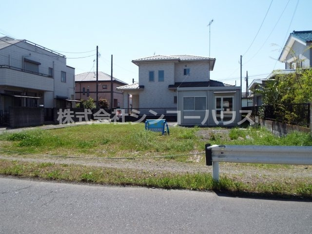 既存建物：鉄骨造亜鉛メッキ鋼板ぶき平家建・24.57平米・事務所・平成18年4月築。