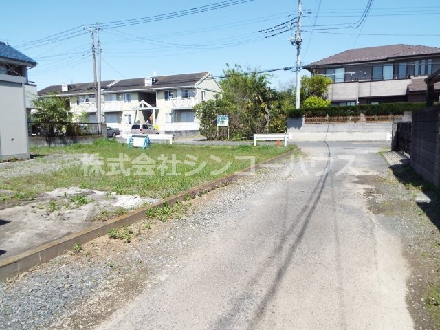 南東側位置指定道路は北埼玉郡大利根町（村）所有位置指定道路です。