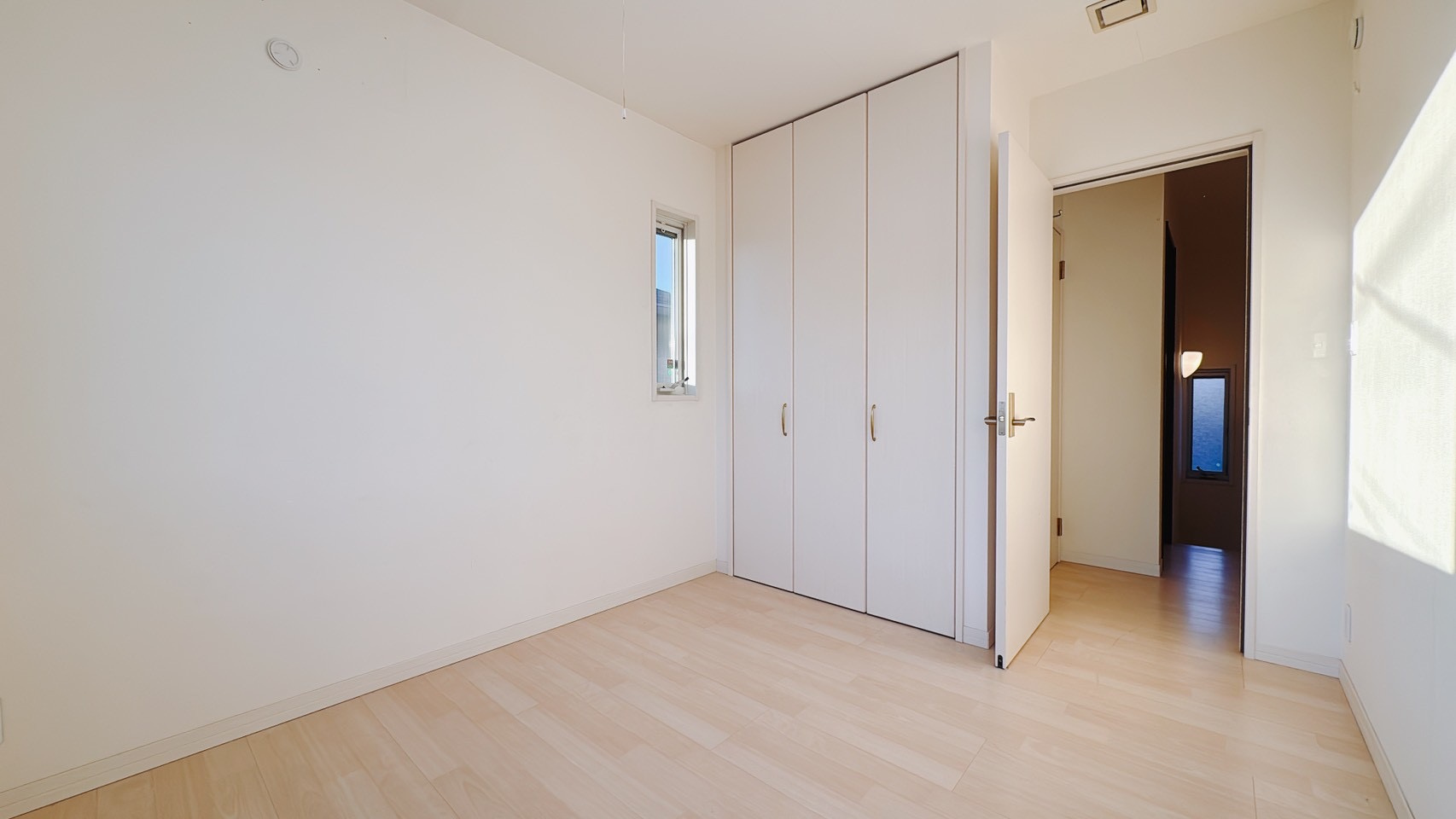 ■2階洋室｜2階各居室には収納をご用意しています♪常にお部屋を綺麗に保てます！小さなお子様も自然とお片付けができるようになるのでうれしいですよね！