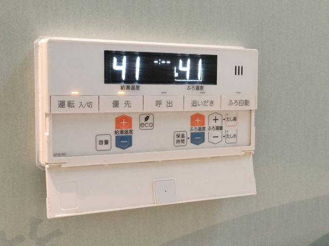 ・追い炊き機能　日々の疲れを癒す浴室には、快適なバスタイムのための設備が整っています。