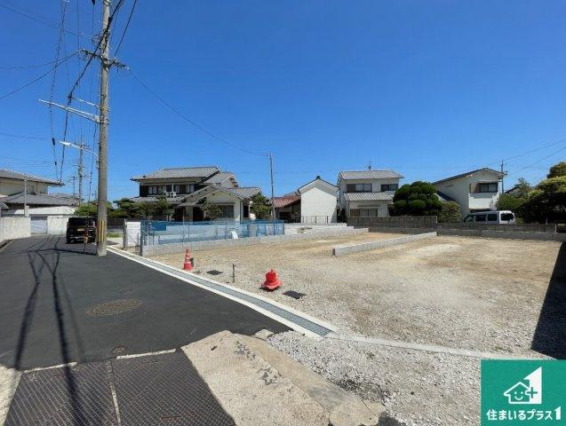 周辺は落ち着いた街並みの住宅地！子育てがしやすい住環境です！