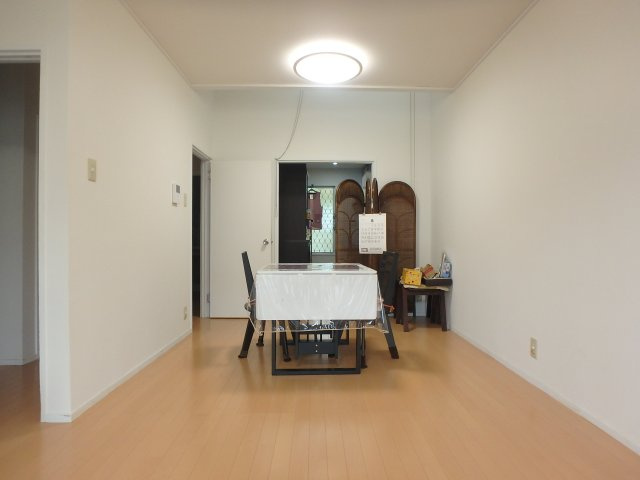 約12.5帖あるLDのダイニングスペースです。