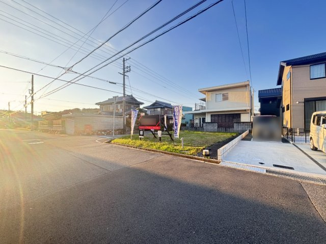 ◆南側前面道路は幅員約6.0ｍのため、日当たりが良く、駐車もしやすい土地となります。