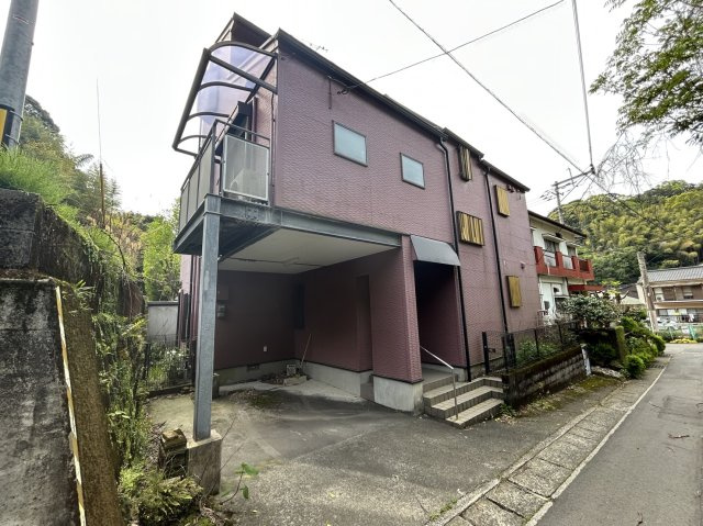 1台の駐車場があります。