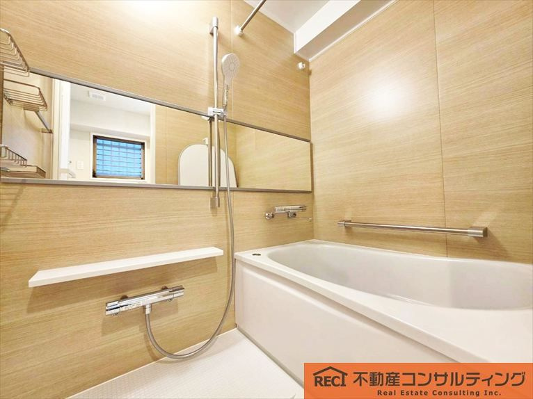開放感あふれる両面バルコニー付きの角部屋！
