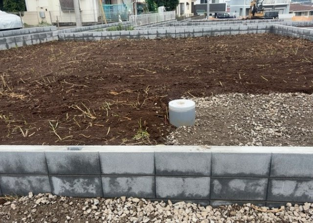隣家の土地はどうなっているのか、生活利便施設が近くにあるのか、学校まで近いかなど、お客様のライフスタイルにあわせたイメージが重要です。また、近くにあると困る施設が近くにないかも確認するといいでしょう。