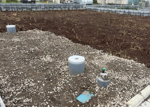 家を建てる前提で土地を探している場合、地盤の丈夫さは譲れない条件の一つです。地盤が脆弱だと追加工事が必要となります。また、過去に地盤沈下や液状化現象を起こした土地は、できるだけ避けた方がいいでしょう。