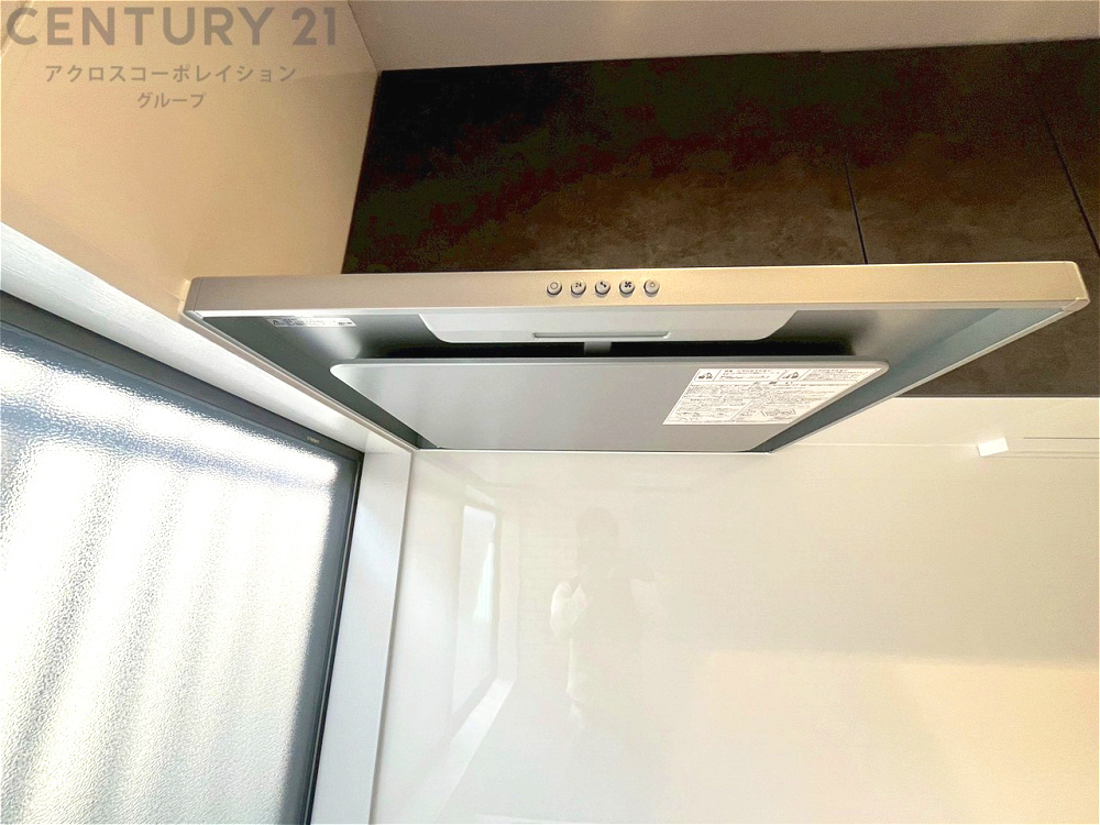 パワフルな吸引力で調理中の臭気等をしっかり処理してくれ、室内を快適に保ってくれます。　